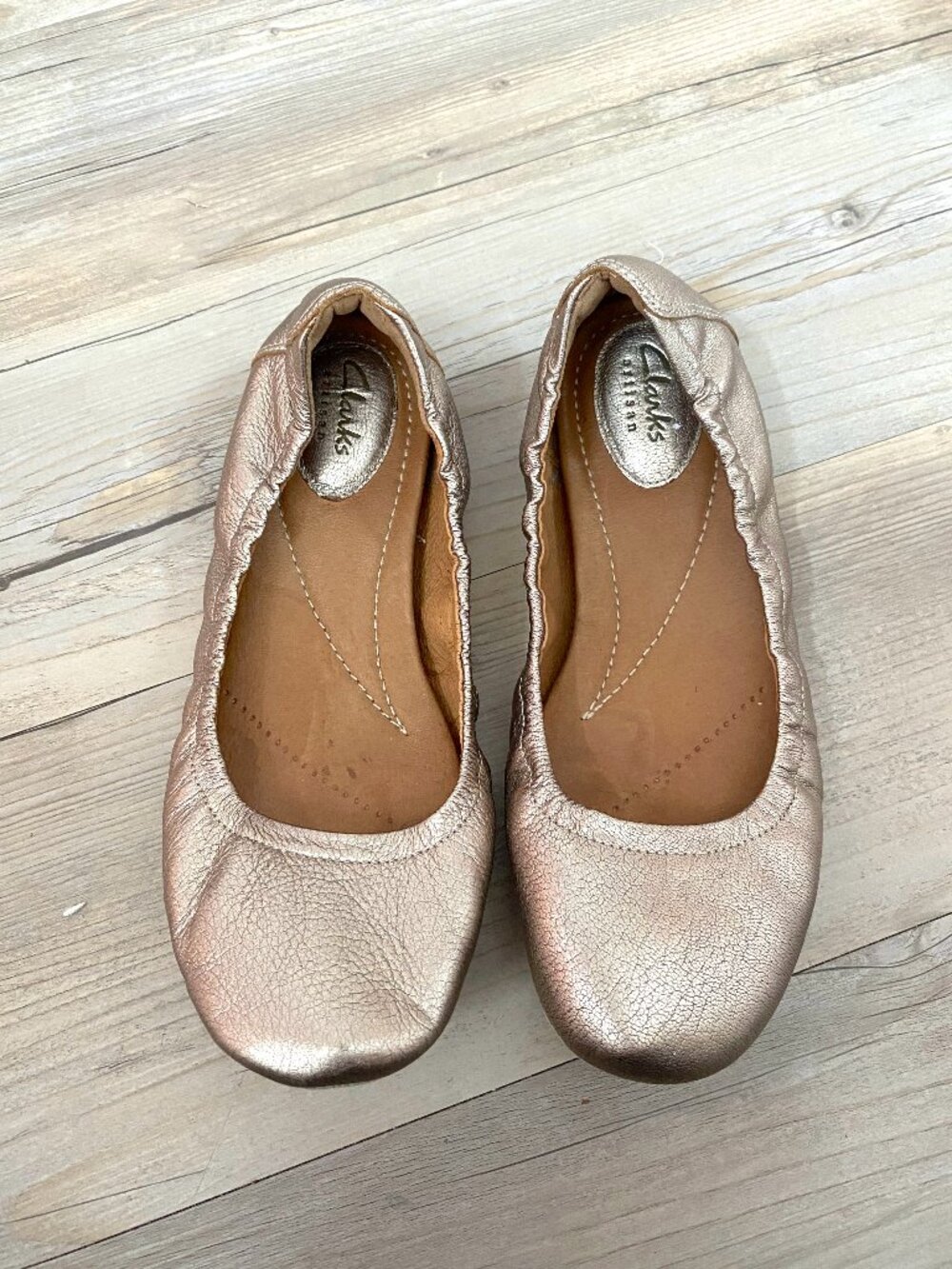 Clarks Artisan Rena Hop Metallic Gold Leather Ballet Slip-On Flats - Size 8